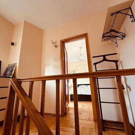 Sky Guest House Tbilisi ภายนอก รูปภาพ