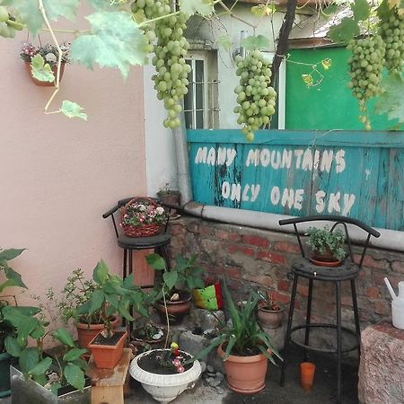 Sky Guest House Tbilisi ภายนอก รูปภาพ