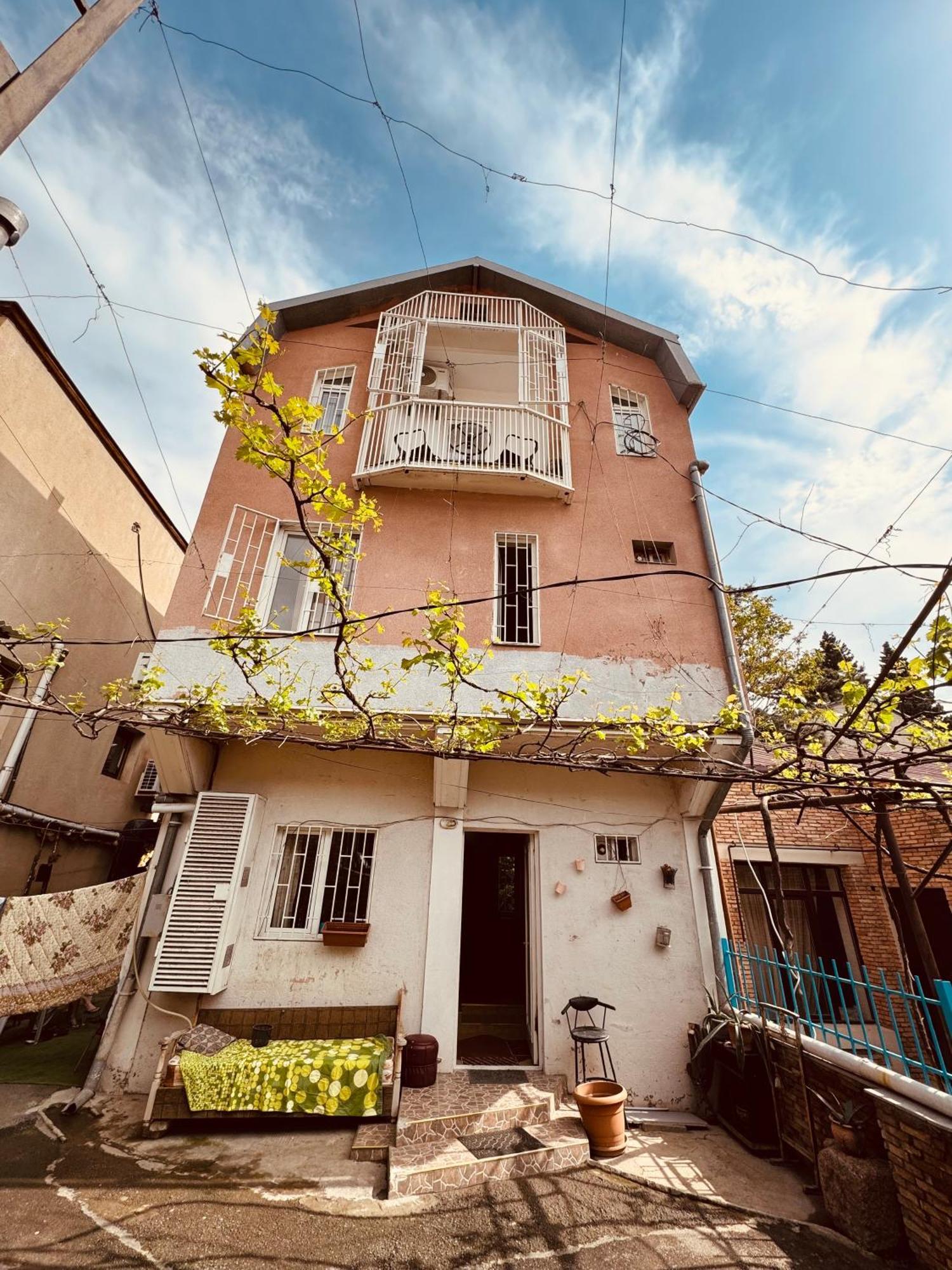 Sky Guest House Tbilisi ภายนอก รูปภาพ