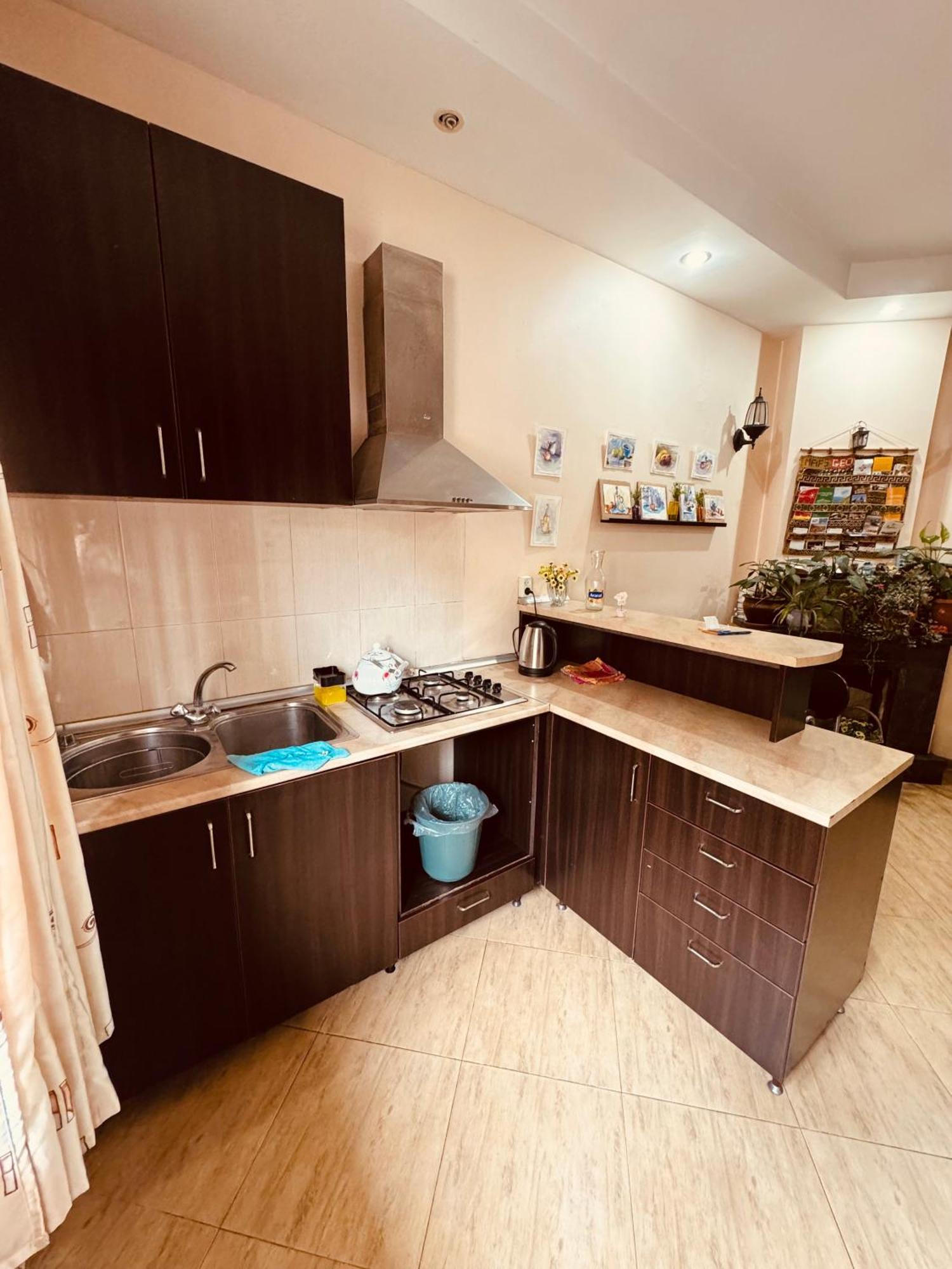 Sky Guest House Tbilisi ภายนอก รูปภาพ
