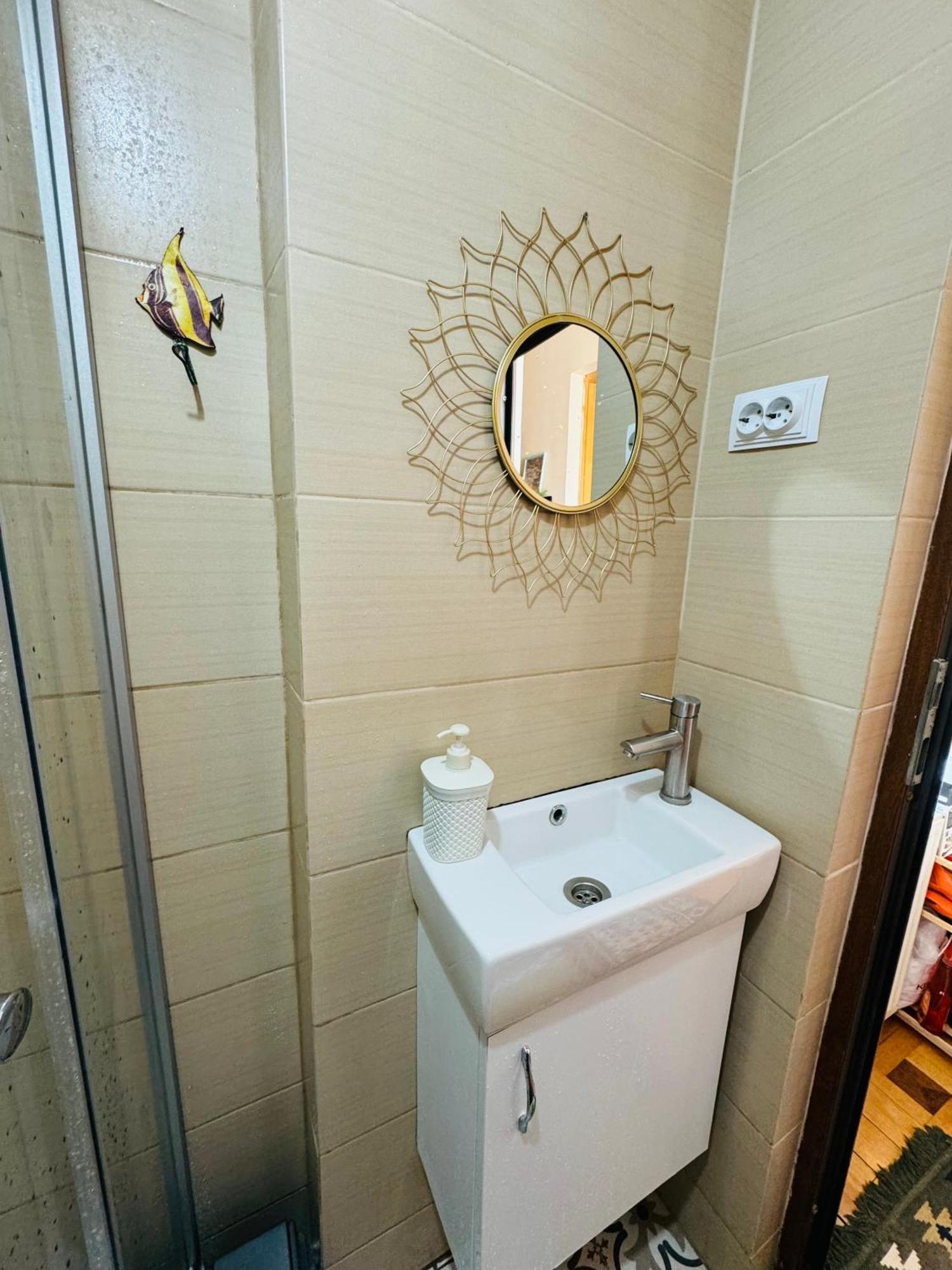 Sky Guest House Tbilisi ภายนอก รูปภาพ