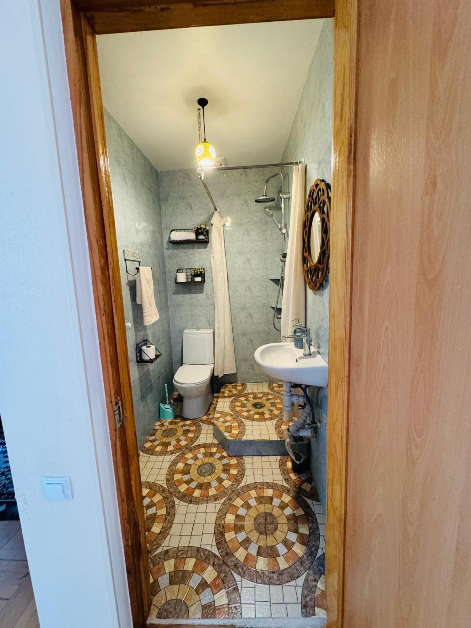 Sky Guest House Tbilisi ภายนอก รูปภาพ