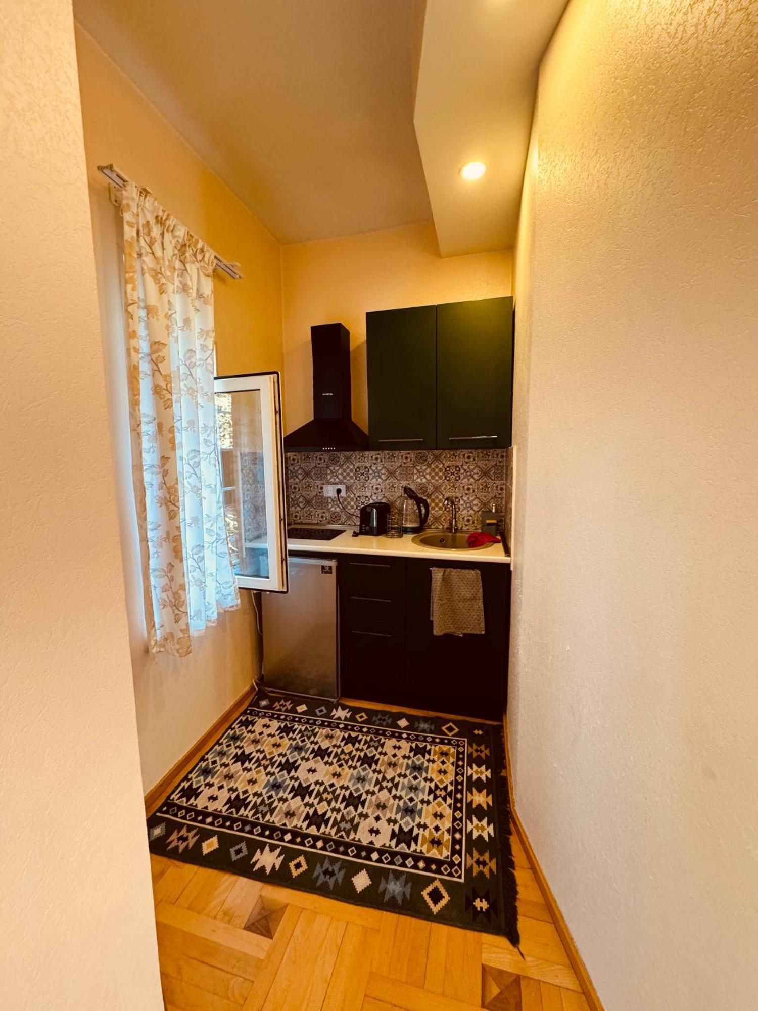 Sky Guest House Tbilisi ภายนอก รูปภาพ
