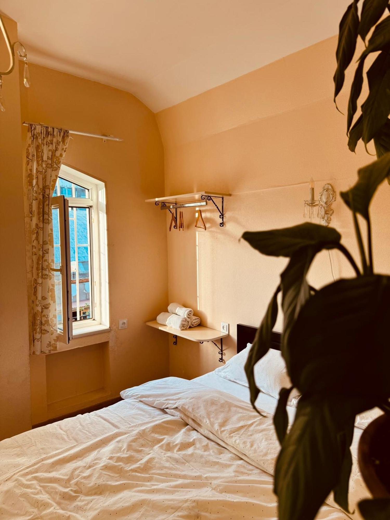 Sky Guest House Tbilisi ภายนอก รูปภาพ