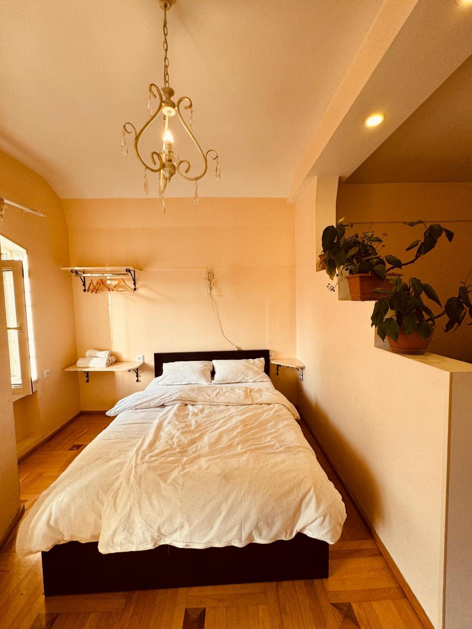 Sky Guest House Tbilisi ภายนอก รูปภาพ